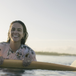 Claudinha Gonçalves, surfista, jornalista e pronta para as Olimpíadas