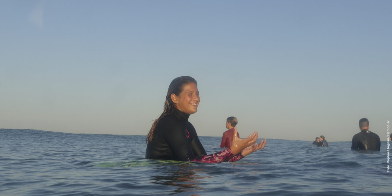 Uma quedinha por power surf, competição e chocolates, com Carol Bastides