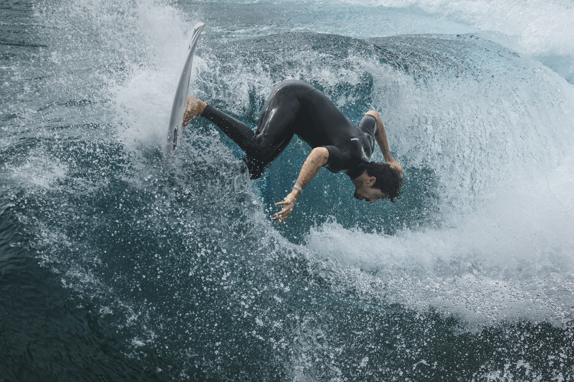 Yago Dora - Photo Raphael Tognini_15 Yago Dora surfando na piscina do Boa Vista Village_Foto Raphael Tognini
