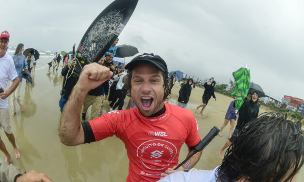 Matheus Navarro e Daniella Rosas são os campeões do QS na Praia da Vila