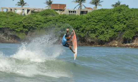Grandes surfistas disputam Circuito BB de Surf no Espírito Santo