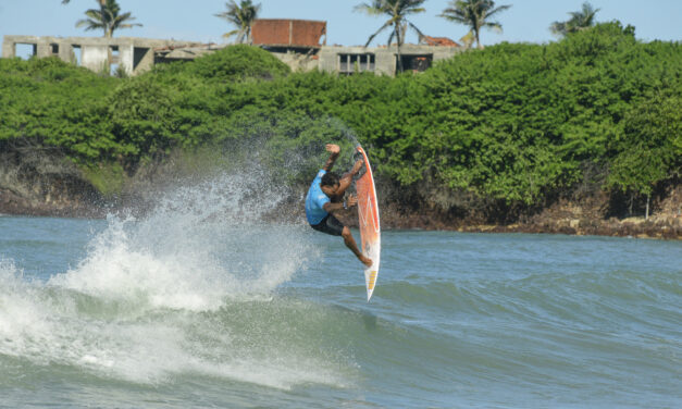 Grandes surfistas disputam Circuito BB de Surf no Espírito Santo